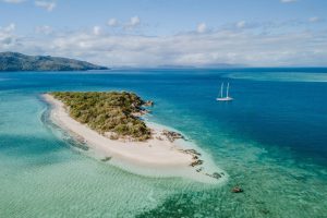 Exploring the Whitsundays: Dive, Sail & Discover the Heart of the Great Barrier Reef